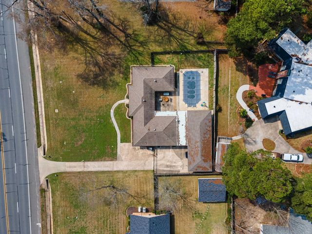 1302 W Sabine St., Carthage, TX 75633