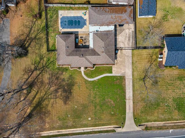 1302 W Sabine St., Carthage, TX 75633