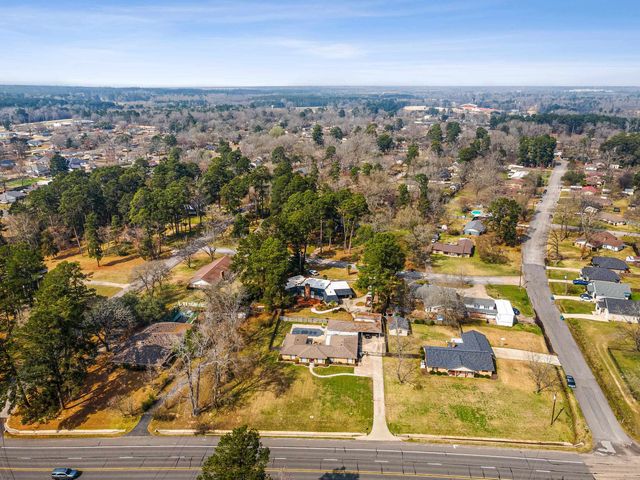 1302 W Sabine St., Carthage, TX 75633