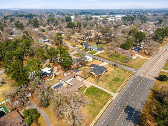 1302 W Sabine St., Carthage, TX 75633