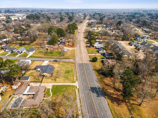 1302 W Sabine St., Carthage, TX 75633