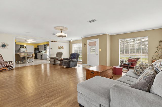 1302 W Sabine St., Carthage, TX 75633