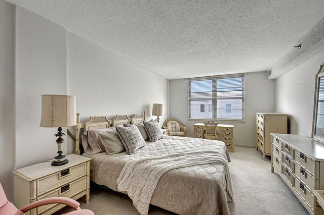 4511 S Ocean Boulevard 401, Highland Beach, FL 33487