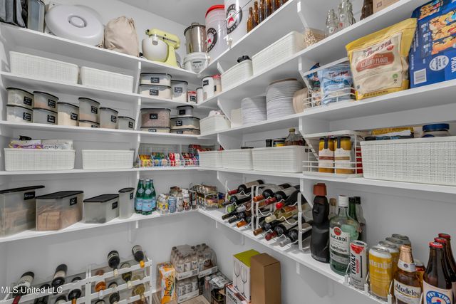 9371 Taylor Place, Ocean Springs, MS 39564