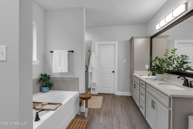 9371 Taylor Place, Ocean Springs, MS 39564