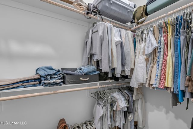 9371 Taylor Place, Ocean Springs, MS 39564