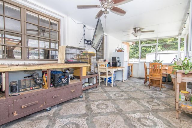 943 W 64th Pl, Hialeah, FL 33012