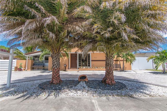 943 W 64th Pl, Hialeah, FL 33012