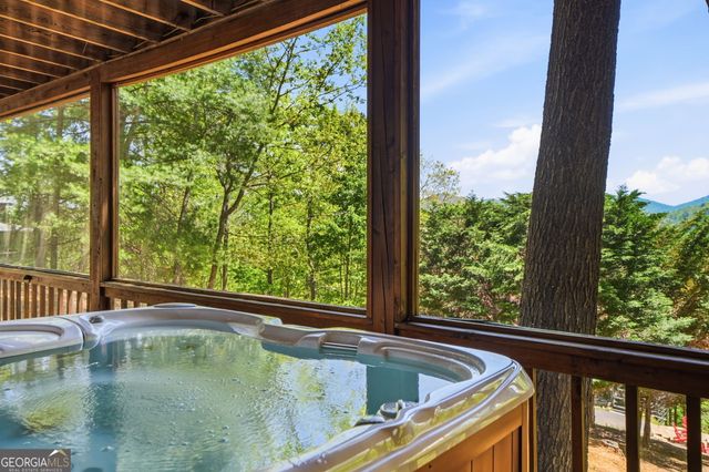 287 Necowa Cove Overlook, Blue Ridge, GA 30513