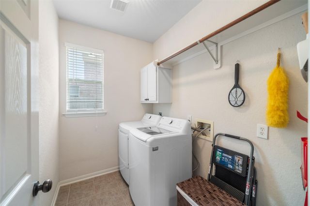 6 W Prairie Dawn Circle, The Woodlands, TX 77385