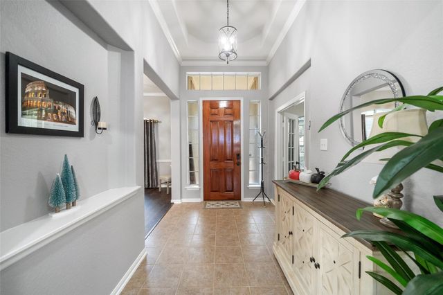 6 W Prairie Dawn Circle, The Woodlands, TX 77385