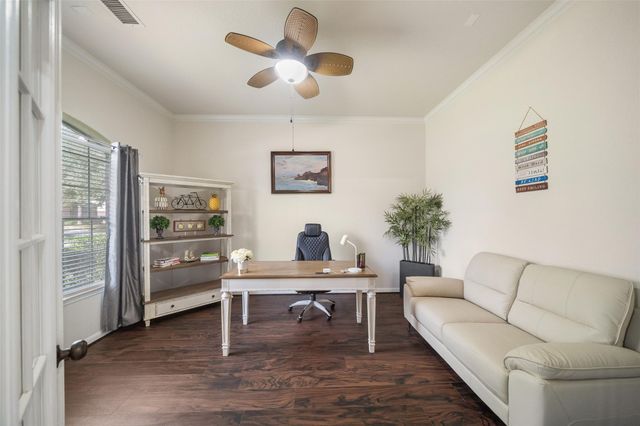6 W Prairie Dawn Circle, The Woodlands, TX 77385