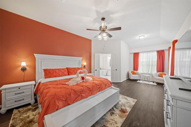 6 W Prairie Dawn Circle, The Woodlands, TX 77385
