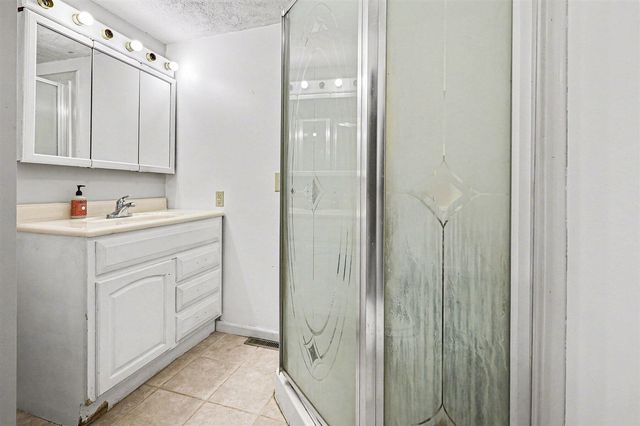 5947 E State Road, Hastings, MI 49058