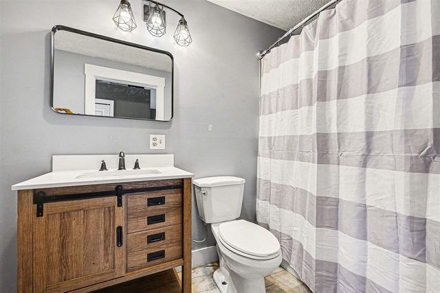 5947 E State Road, Hastings, MI 49058