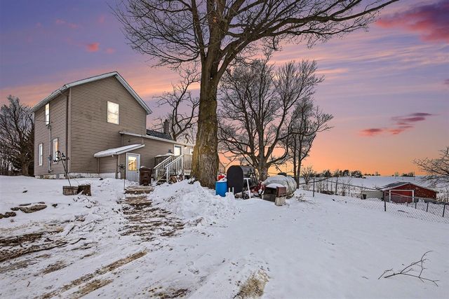 5947 E State Road, Hastings, MI 49058