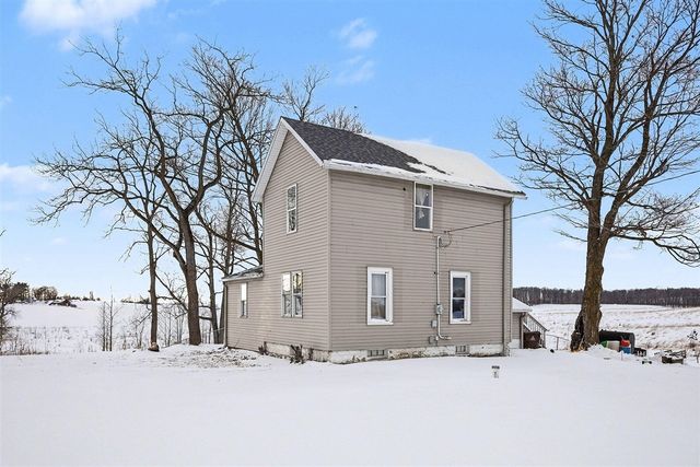 5947 E State Road, Hastings, MI 49058