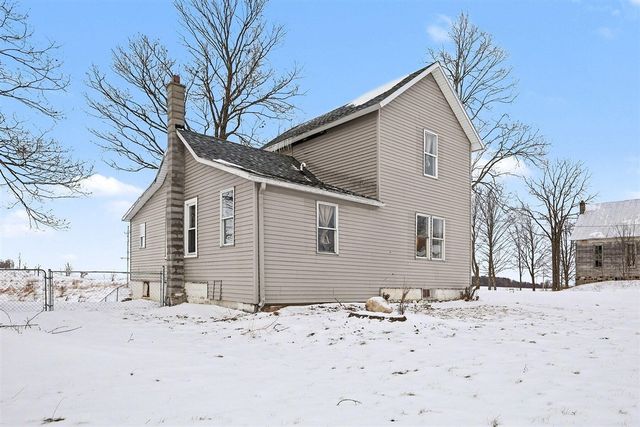5947 E State Road, Hastings, MI 49058