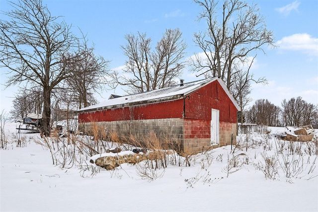 5947 E State Road, Hastings, MI 49058