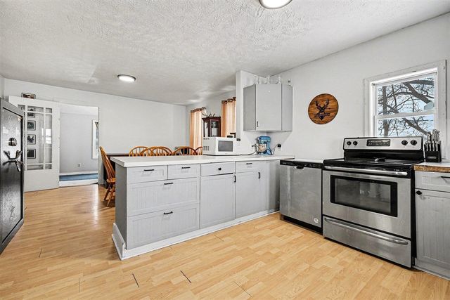 5947 E State Road, Hastings, MI 49058