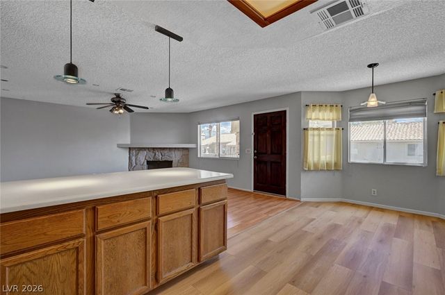 913 Falconhead Lane 201, Las Vegas, NV 89128