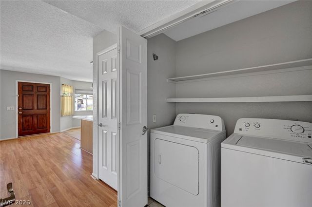 913 Falconhead Lane 201, Las Vegas, NV 89128