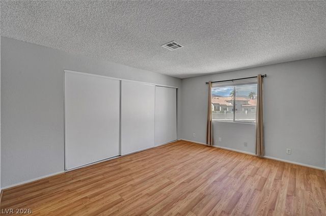 913 Falconhead Lane 201, Las Vegas, NV 89128