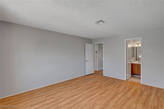 913 Falconhead Lane 201, Las Vegas, NV 89128