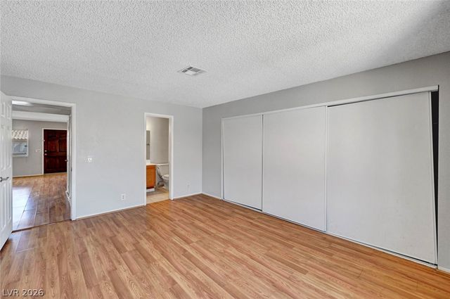 913 Falconhead Lane 201, Las Vegas, NV 89128