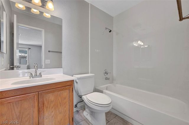 913 Falconhead Lane 201, Las Vegas, NV 89128