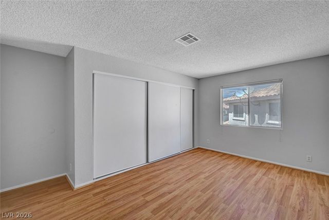 913 Falconhead Lane 201, Las Vegas, NV 89128