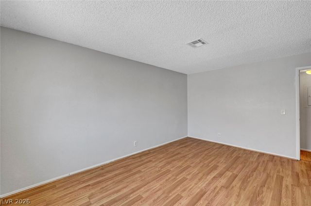 913 Falconhead Lane 201, Las Vegas, NV 89128