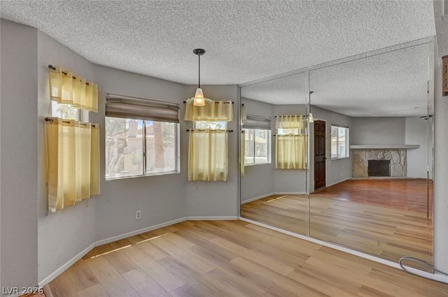 913 Falconhead Lane 201, Las Vegas, NV 89128