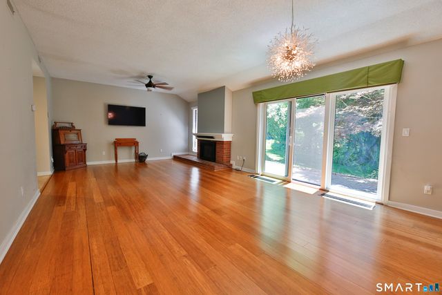 945 Heritage Village A, Southbury, CT 06488