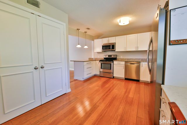 945 Heritage Village A, Southbury, CT 06488