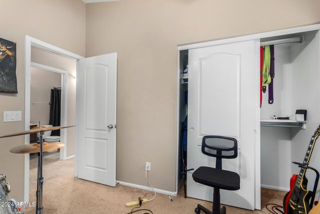 813 E LOVEGRASS Drive, San Tan Valley, AZ 85143