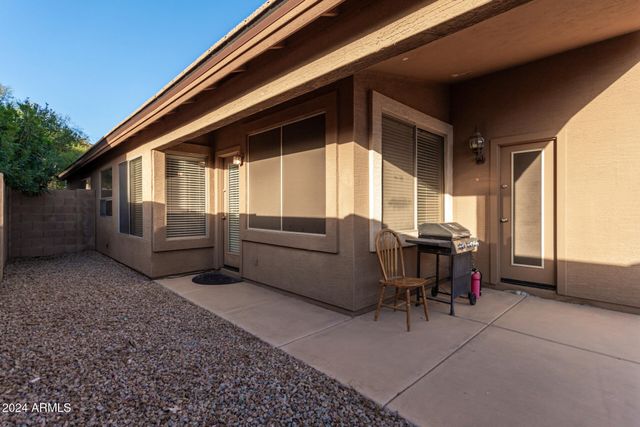 813 E LOVEGRASS Drive, San Tan Valley, AZ 85143