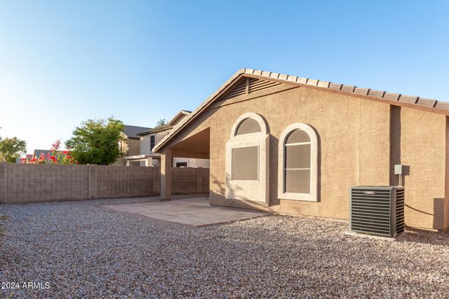 813 E LOVEGRASS Drive, San Tan Valley, AZ 85143