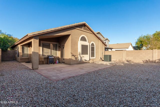 813 E LOVEGRASS Drive, San Tan Valley, AZ 85143