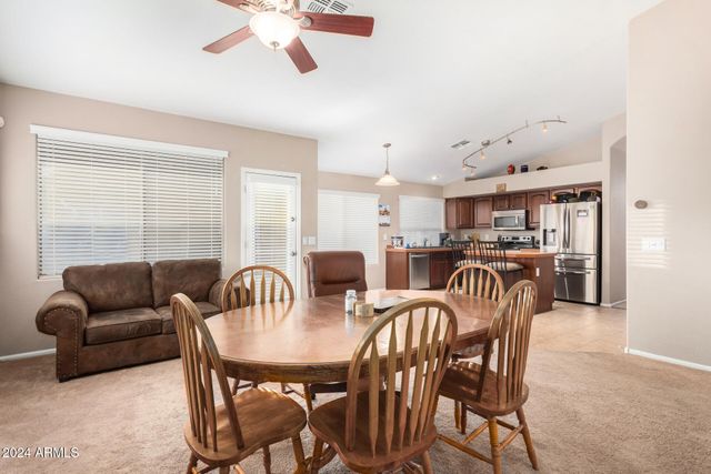 813 E LOVEGRASS Drive, San Tan Valley, AZ 85143