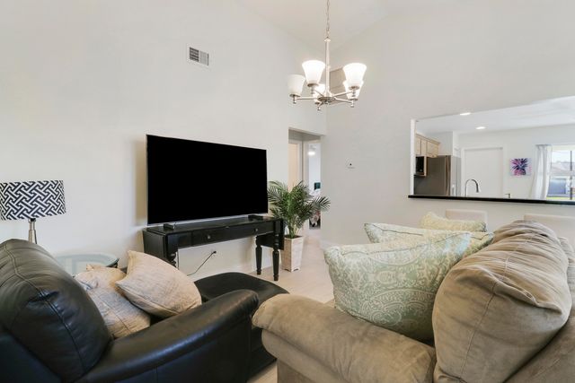 125 Arrowhead Circle, Jupiter, FL 33458