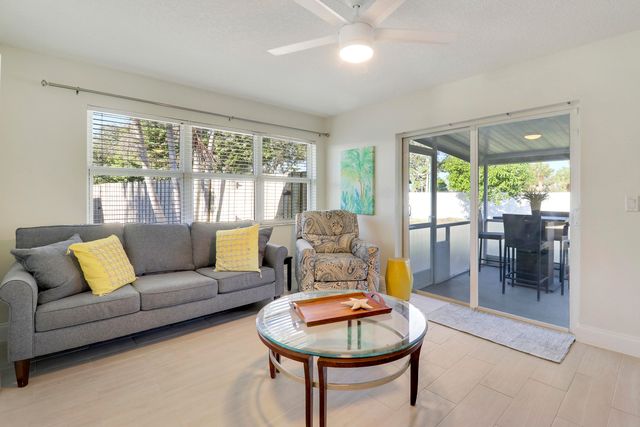 125 Arrowhead Circle, Jupiter, FL 33458