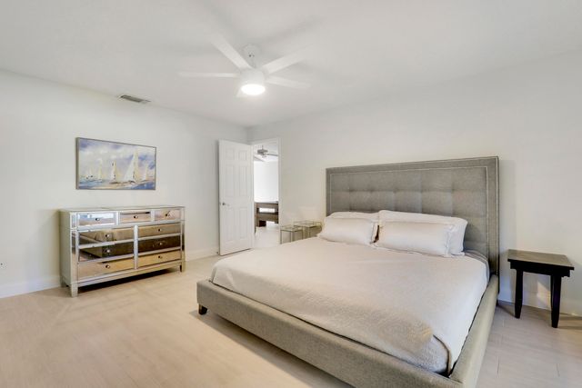 125 Arrowhead Circle, Jupiter, FL 33458