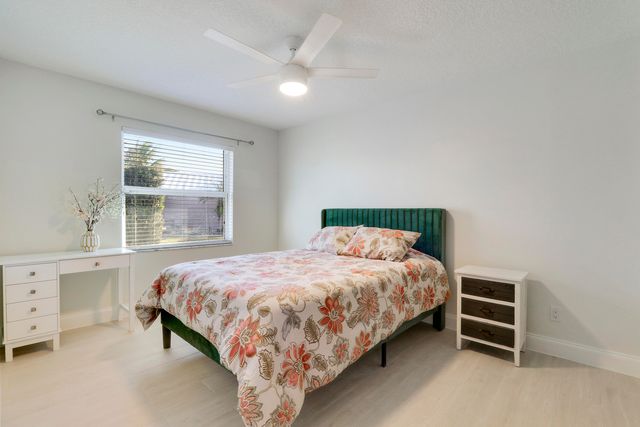 125 Arrowhead Circle, Jupiter, FL 33458