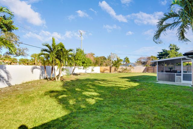 125 Arrowhead Circle, Jupiter, FL 33458