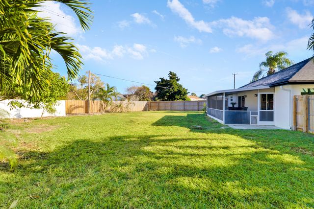 125 Arrowhead Circle, Jupiter, FL 33458