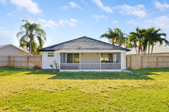 125 Arrowhead Circle, Jupiter, FL 33458