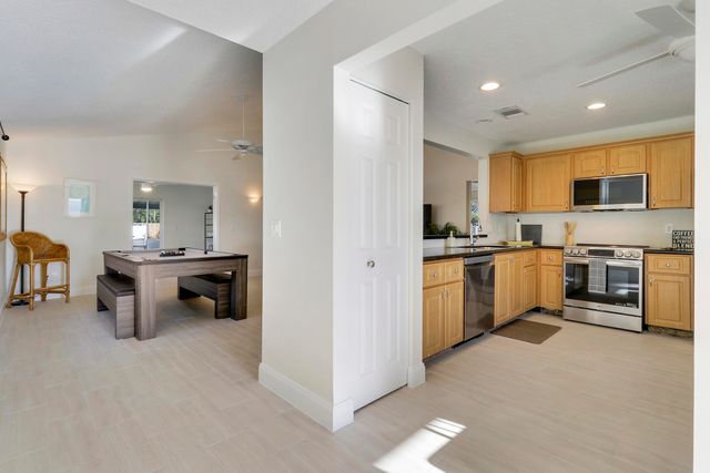 125 Arrowhead Circle, Jupiter, FL 33458