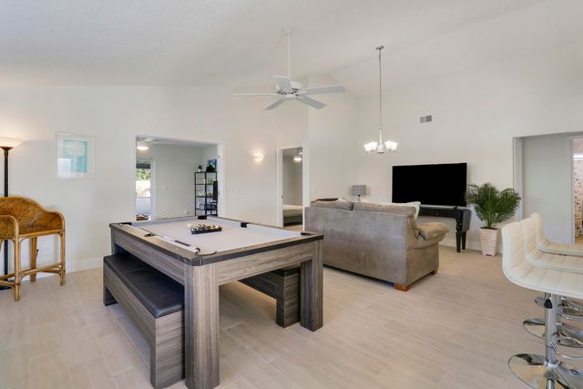 125 Arrowhead Circle, Jupiter, FL 33458