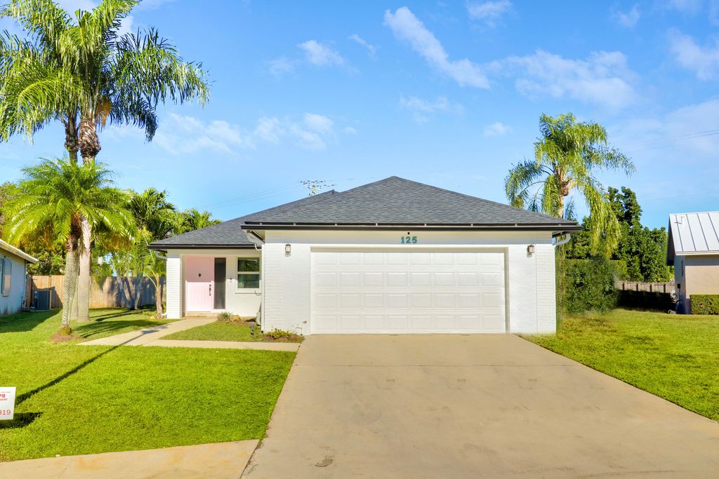 125 Arrowhead Circle, Jupiter, FL 33458